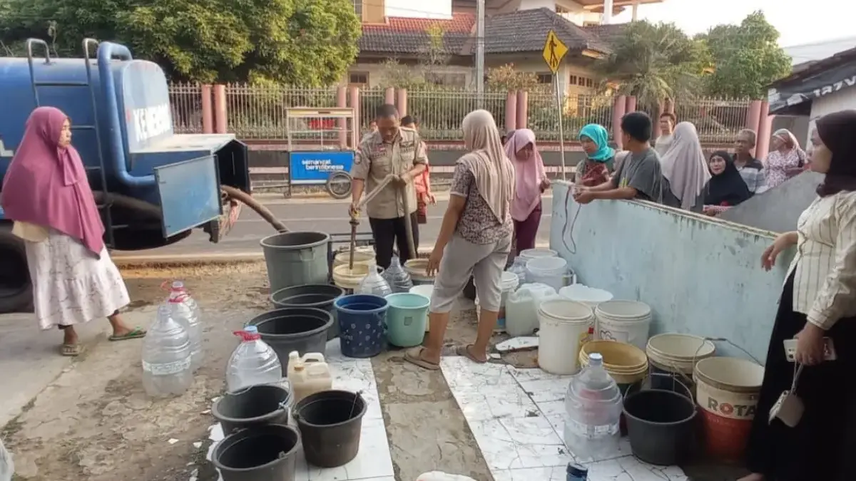 Tagana Kabupaten Tasik Gerak Cepat Salurkan Air Bersih ke Cibalanarik Tagana Kabupaten Tasik Gerak Cepat Salurkan Air Bersih ke Cibalanarik
