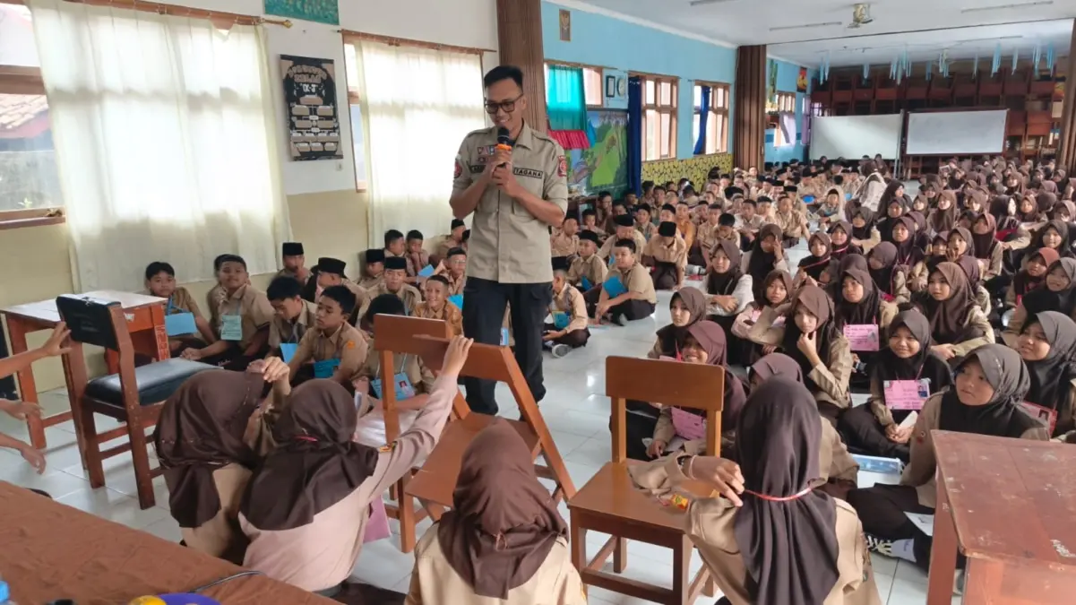 Tagana di Tasikmalaya Masuk Sekolah, Tanamkan Budaya Siaga Bencana Sejak Dini Tagana di Tasikmalaya Masuk Sekolah, Tanamkan Budaya Siaga Bencana Sejak Dini