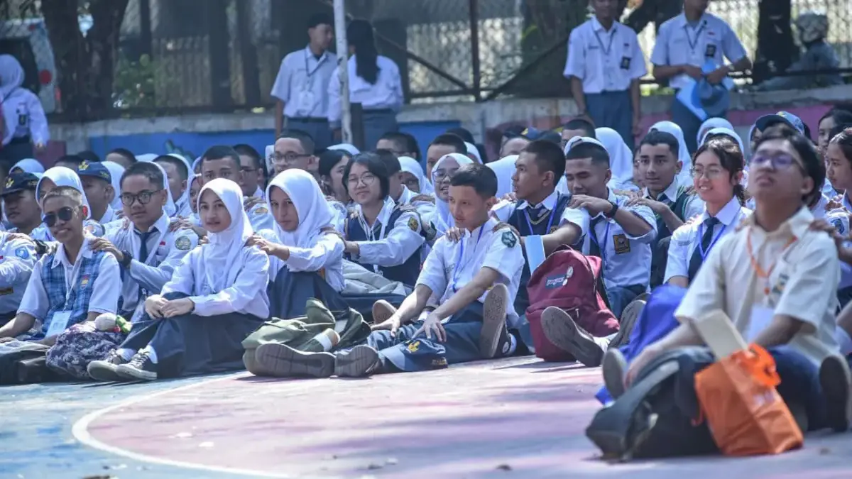 Unjuk Kabisa, Beda MPLS Sekolah Maung Siswa baru mengikuti kegiatan Masa Pengenalan Lingkungan Sekolah (MPLS) Pancawaluya Sekolah Manusia Unggul (Ma