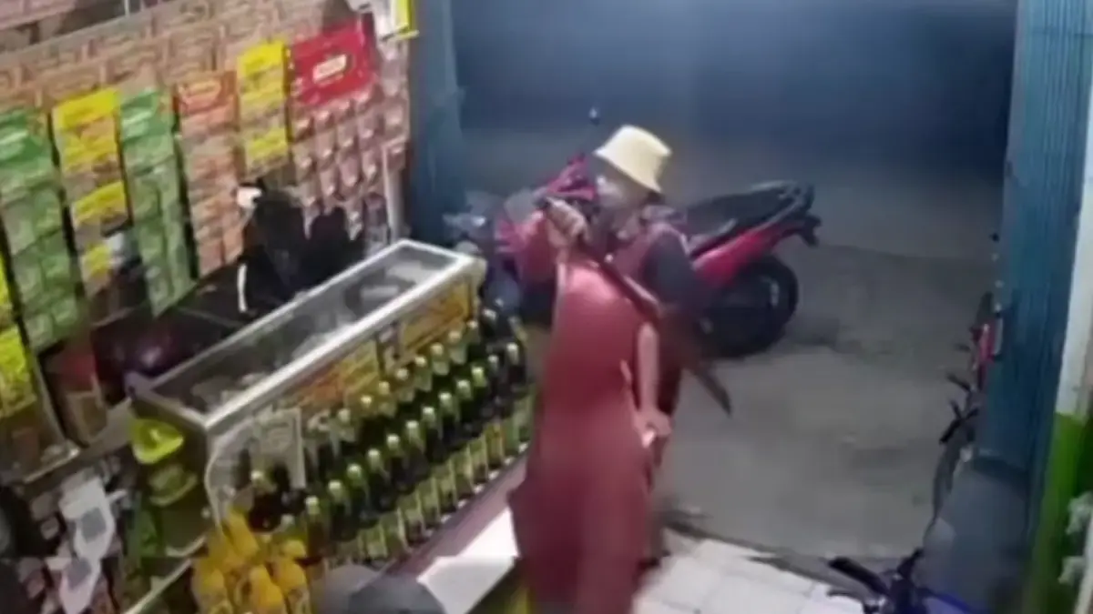 Polisi tengah menyelidiki aksi seorang remaja yang diduga melakukan pemalakan terhadap seorang pedagang jamu d