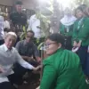 Siswa SMPN 18 Kota Bogor bersama Wali Kota Bogor, Dedie A. Rachim, dan pihak terkait lainnya saat melakukan