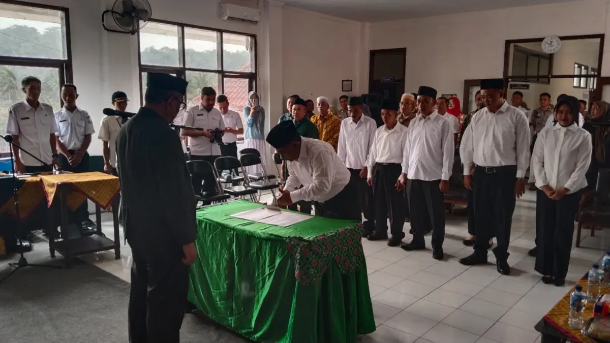 Sah! 9 Anggota BPD Desa Balokang Periode 2026-2034 Resmi Dilantik Wali Kota Banjar Sah! 9 Anggota BPD Desa Balokang Periode 2026-2034 Resmi Dilantik Wali Kota Banjar