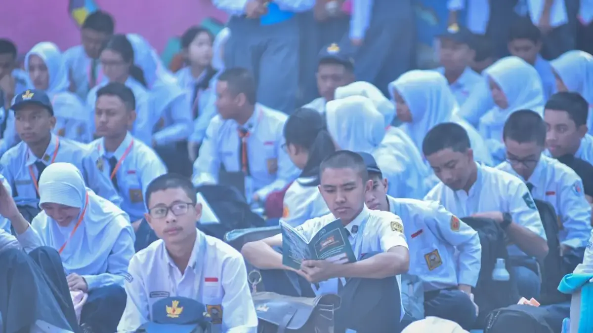 Siswa baru mengikuti kegiatan Masa Pengenalan Lingkungan Sekolah (MPLS) Pancawaluya Sekolah Manusia Unggul (Ma