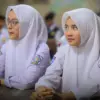 Sejumlah peserta didik baru SMA Bina Muda ketika sedang diberikan pembekalan pada kegiatan pra MPLS.