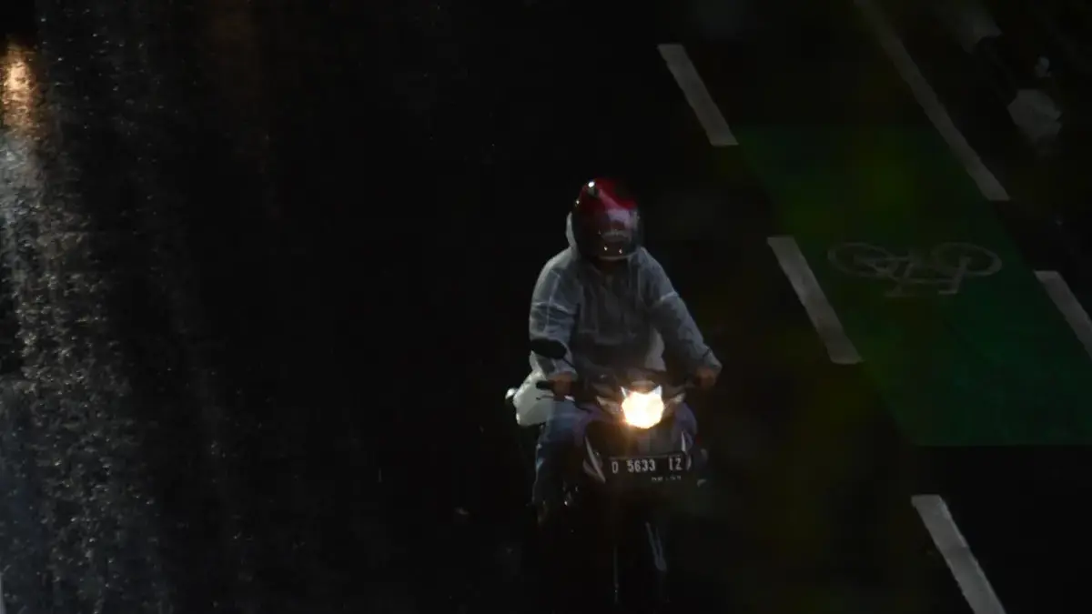Bandung Terasa Mencekam Saat Malam, Warga Mengaku Tak Lagi Nyaman Beraktivitas Akibat Maraknya Begal Ilustrasi: Suasana malam hari di Bandung. Foto: Dimas Rachmatsyah / Jabar Ekspres