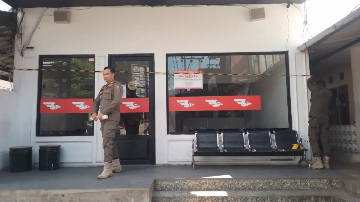 Shuttle BHISA Jatinangor Disegel, Satpol PP Sumedang: Kami Sudah Beri SP 3 Shuttle BHISA Jatinangor Disegel, Satpol PP Sumedang: Kami Sudah Beri SP 3