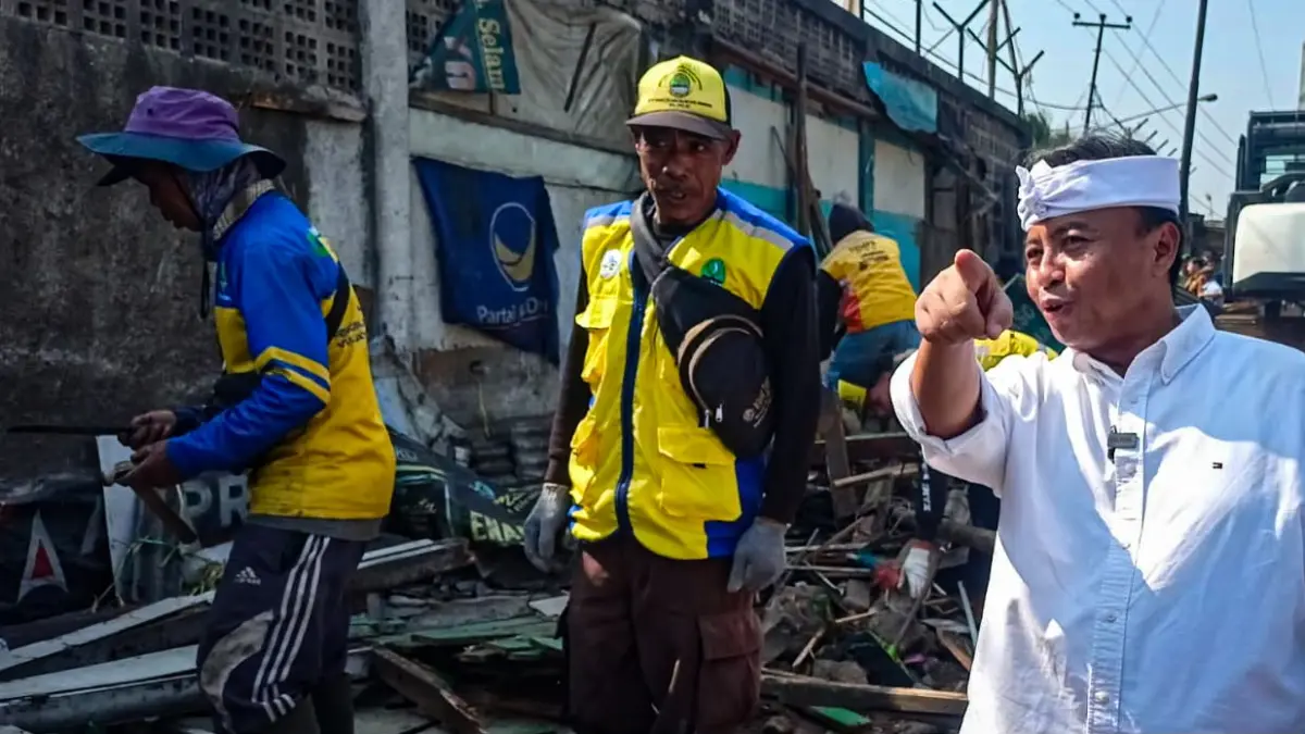 16 Bangunan Liar di Jalan Raya Purwakarta-Bandung Ditertibkan