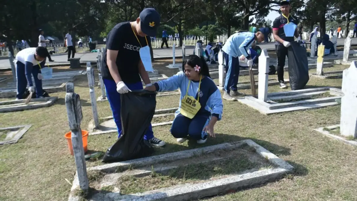 MPLS Jawa Barat Ditutup dengan Aksi Ekologi MPLS Jawa Barat Ditutup dengan Aksi Ekologi