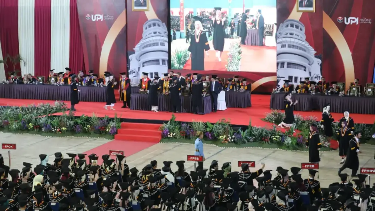 Wisuda 999 Lulusan, Rektor UPI Tekankan Integritas dan Minta Alumni Jadi Solusi bagi Bangsa Wisuda 999 Lulusan, Rektor UPI Tekankan Integritas dan Minta Alumni Jadi Solusi bagi Bangsa