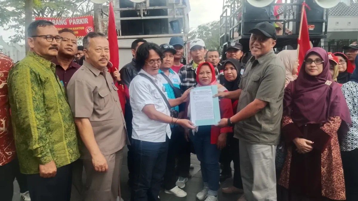 Isu Pajak JHT Mencuat, DPRD Cimahi Komitmen Perjuangkan Empat Tuntutan Buruh ke Pemerintah Pusat Isu Pajak JHT Mencuat, DPRD Cimahi Komitmen Perjuangkan Empat Tuntutan Buruh ke Pemerintah Pusat