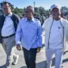 Menteri Koordinator Bidang Pangan Zulkifli Hasan (kedua kanan) bersama Gubernur Jawa Barat Dedi Mulyadi (kanan