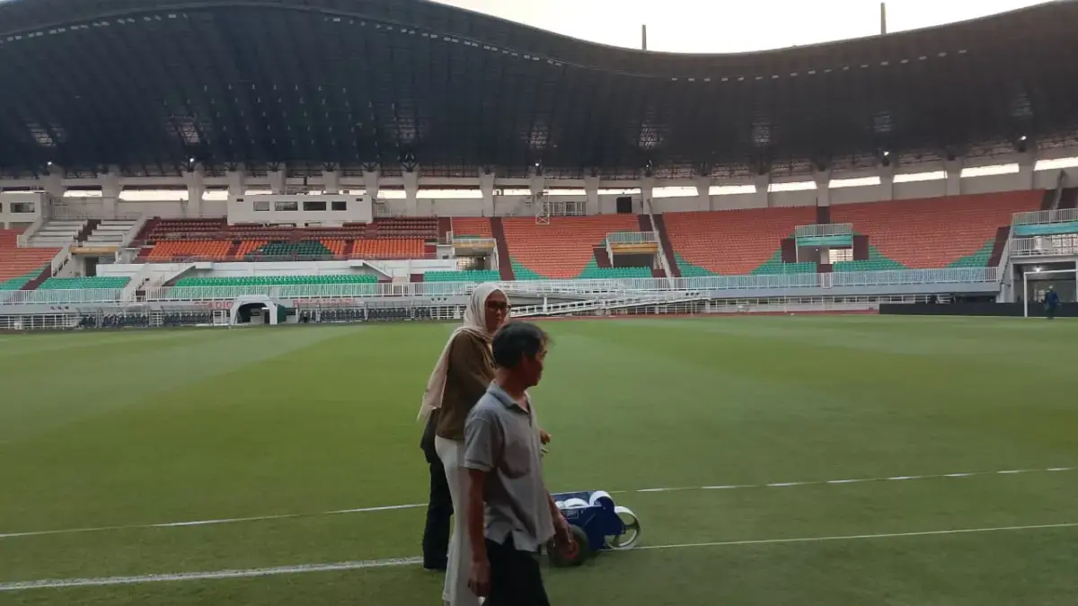 Pemkab Bogor Rampungkan 98 Persen Persiapan Stadion Pakansari untuk Piala AFF 2026 Kesiapan Stadion Pakansari, Cibinong, sebagai venue Piala AFF 2026 telah mencapai 98 persen.