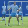 Pemain Persib Bandung Balsa Sekulic mengikuti latihan di lapang pendamping GBLA, Gedebage, Kota Bandung, Senin