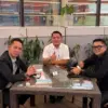 Pertemuan anatara kuasa hukum Wagub Jabar Erwan Setiawan, Jandri Ginting (tengah) bersama pihak Andri Somantri