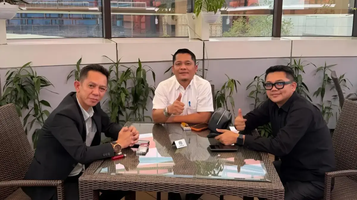 Pertemuan anatara kuasa hukum Wagub Jabar Erwan Setiawan, Jandri Ginting (tengah) bersama pihak Andri Somantri