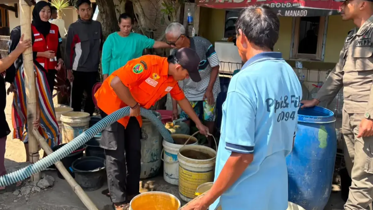 Kemarau Mulai Berdampak, BPBD Kabupaten Bandung dan PMI Distribusikan 15 Ribu Liter Air Bersih di Arjasari