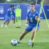 Pemain Persib Mariano Peralta mengikuti sesi latihan di lapang pendamping GBLA, Kota Bandung, Kamis (30/7/2026