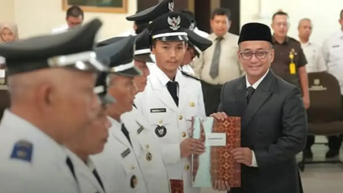 Bupati Tasikmalaya Resmi Lantik 9 Kepala Desa, Minta Fokus Tingkatkan Pelayanan dan Pembangunan Bupati Tasikmalaya Resmi Lantik 9 Kepala Desa, Minta Fokus Tingkatkan Pelayanan dan Pembangunan