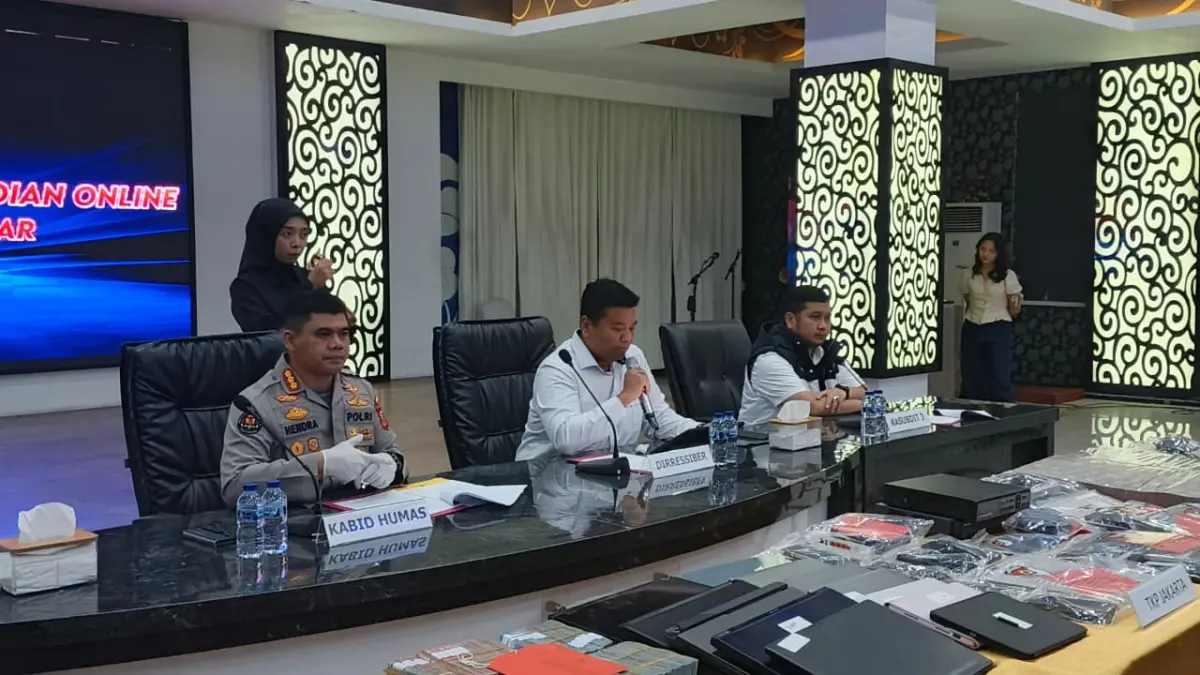 Polda Jabar Bongkar Sindikat Judi Online Jaringan Internasional, 11 Tersangka Ditangkap dan Satu Buron Dok. Polda Jabar melalui Ditsiber saat ungkap kasus Perjudian Online Jaringan Internasional. Senin, (20/7). Fo