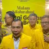 Waketum DPP Partai Golkar, Wihaji (tengah) saat menghadiri giat malam silaturahmi Partai Golongan Karya yang d