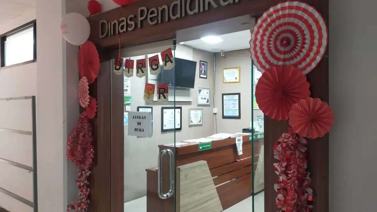 Gedung SMPN 14 Cimahi dari Tiga Lantai Jadi Dua, Disdik Ungkap Alasan Perubahan Desain Disdik Cimahi menjelaskan perubahan desain SMPN 14, pagu perencanaan Rp541 juta, serta lelang proyek fisik Rp4