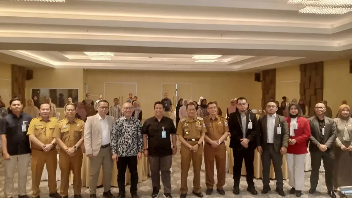 Wali Kota Cimahi Dorong Perlindungan Pekerja, Santunan Rp147 Juta Diserahkan Wali Kota Cimahi Dorong Perlindungan Pekerja, Santunan Rp147 Juta Diserahkan