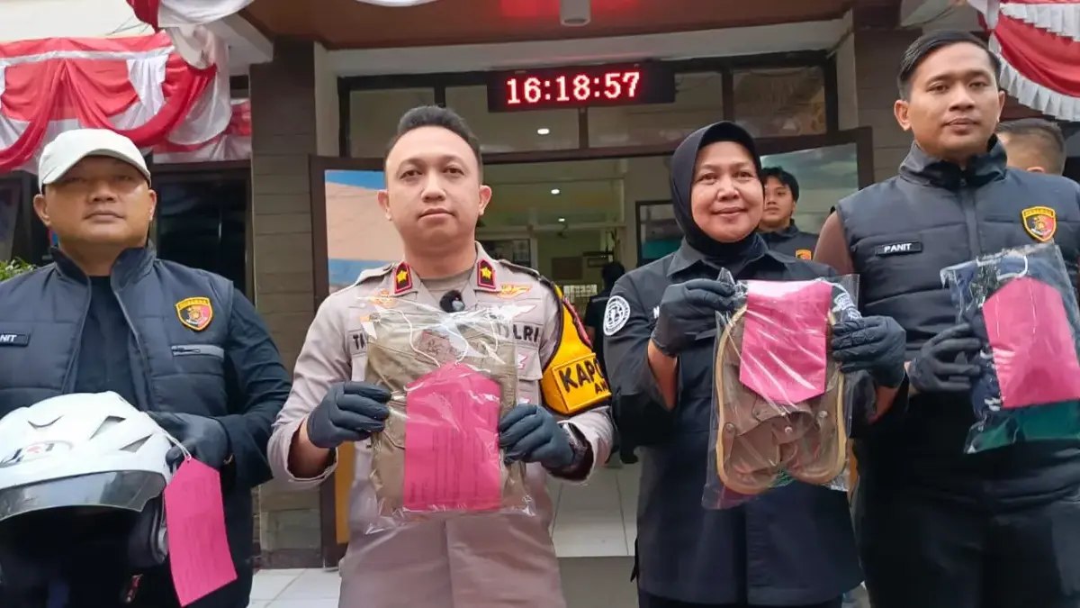 Intel Gadungan di Bandung berhasil Diciduk Polisi usai Peras Seorang Warga Dok. Polsek Andir saat ungkap kasus pemerasan dengan modus sebagai Intel polisi. Istimewa.