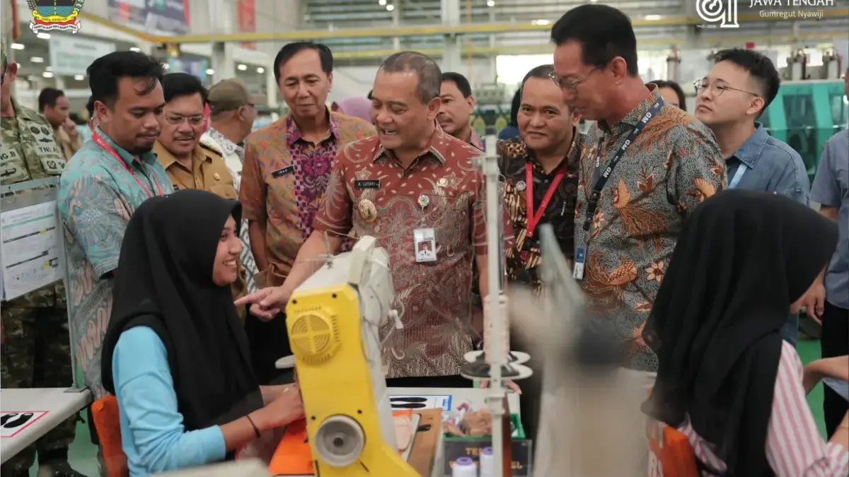 Hari Jadi ke-81 Jateng: Ekonomi Makin Gemilang, Angka Kemiskinan Terus Berkurang Hari Jadi ke-81 Jateng: Ekonomi Makin Gemilang, Angka Kemiskinan Terus Berkurang