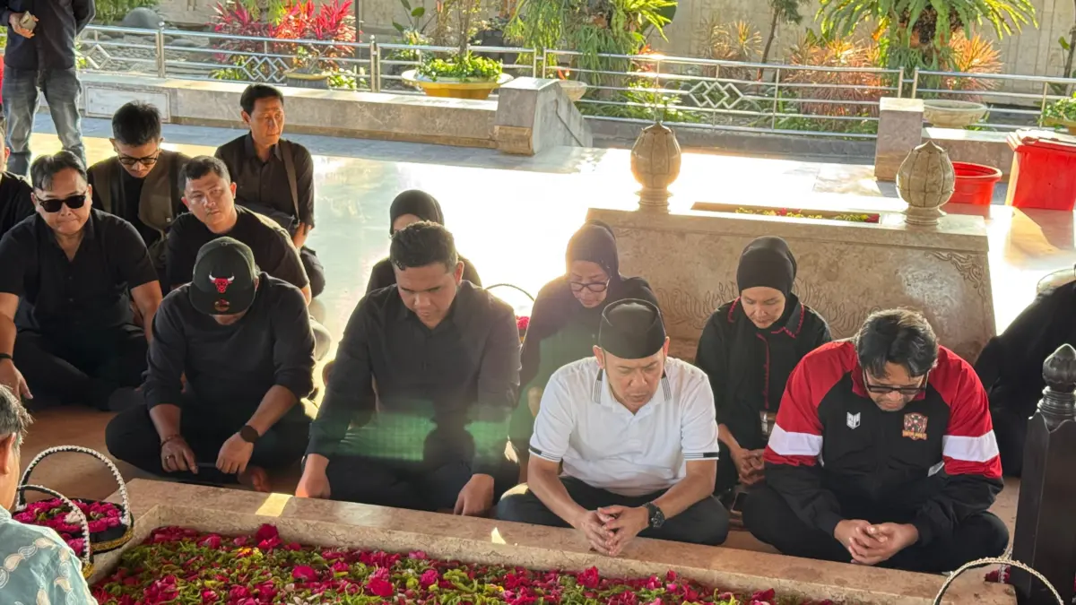 Ziarah ke Makam Bung Karno, Ono Surono Teguhkan Semangat Trisakti dan Politik Kerakyatan Makam Soekarno