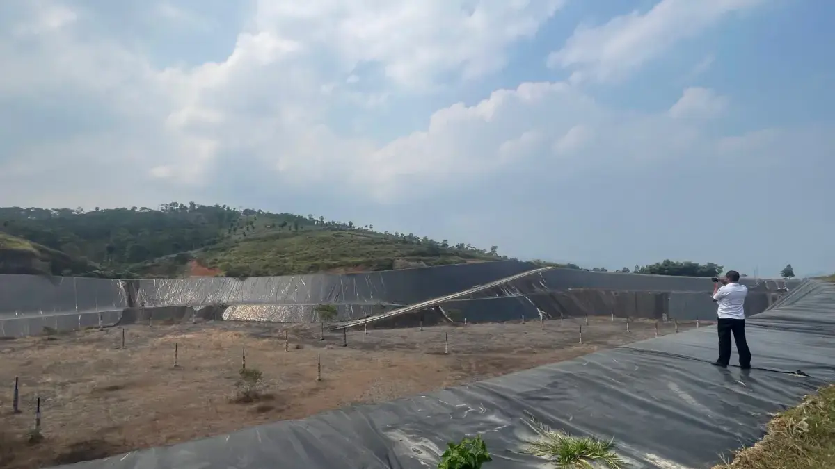 Bupati Bandung Sambut Groundbreaking PSEL Legok Nangka, Diproyeksikan Kirim 400-500 Ton Sampah per Hari Bupati Bandung Sambut Groundbreaking PSEL Legok Nangka, Diproyeksikan Kirim 400-500 Ton Sampah per Hari
