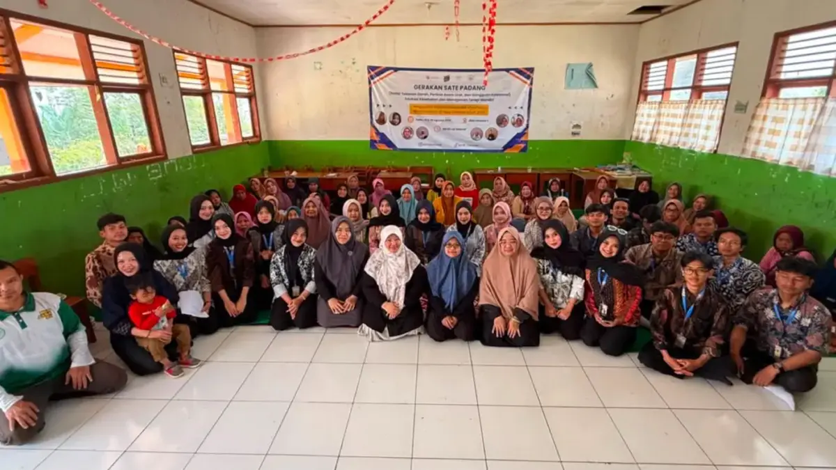 Dosen dan Mahasiswa Bhakti Kencana University Perkuat Edukasi Kesehatan Melalui Gerakan "SATE PADANG" Dosen dan Mahasiswa Bhakti Kencana University Perkuat Edukasi Kesehatan Melalui Gerakan \