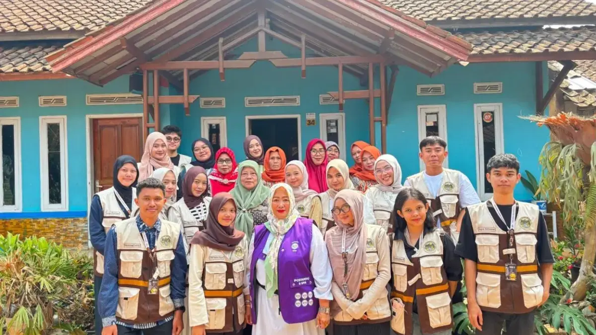 Konseling Gizi Cegah Gizi Buruk dan Inovasi Puding Jagung di Posyandu Melati Kampung Cisereuh Bandung