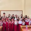 Mahasiswa KKN UBK Gelar Edukasi PHBS dan Praktik Sikat Gigi Bersama Siswa Kelas I SDN Cibogo