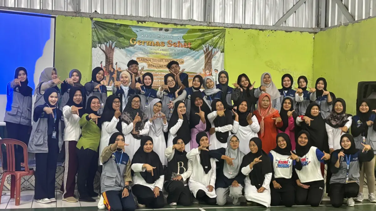 Mahasiswa KKN 5 BKU Gelar \'Germas Sehat\', Periksa Kesehatan hingga Olahraga Bersama Lansia di Desa Lamajang