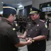 Kajari Kota Banjar yang baru, Erianto, resmi dilantik di Kejati Jabar, Senin (10/8/2026). (Istimewa/Penkum Kej