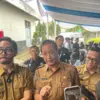 Bupati Bandung Barat, Jeje Ritchie Ismail (kiri), Kepala Inspektorat KBB, Yadi Azhar (tengah) saat ditemui di