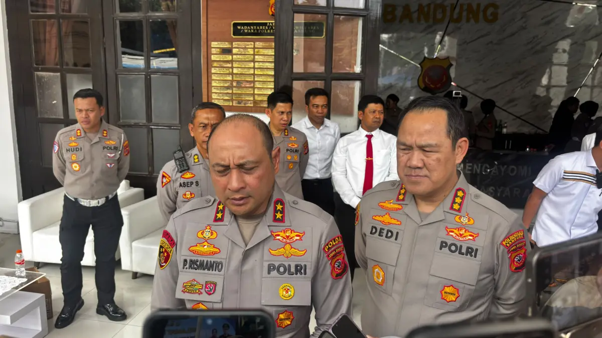 Dok. Kapolda Jabar saat mengunjungi Mapolrestabes Bandung. Senin, (10/8). Foto. Sandi Nugraha.