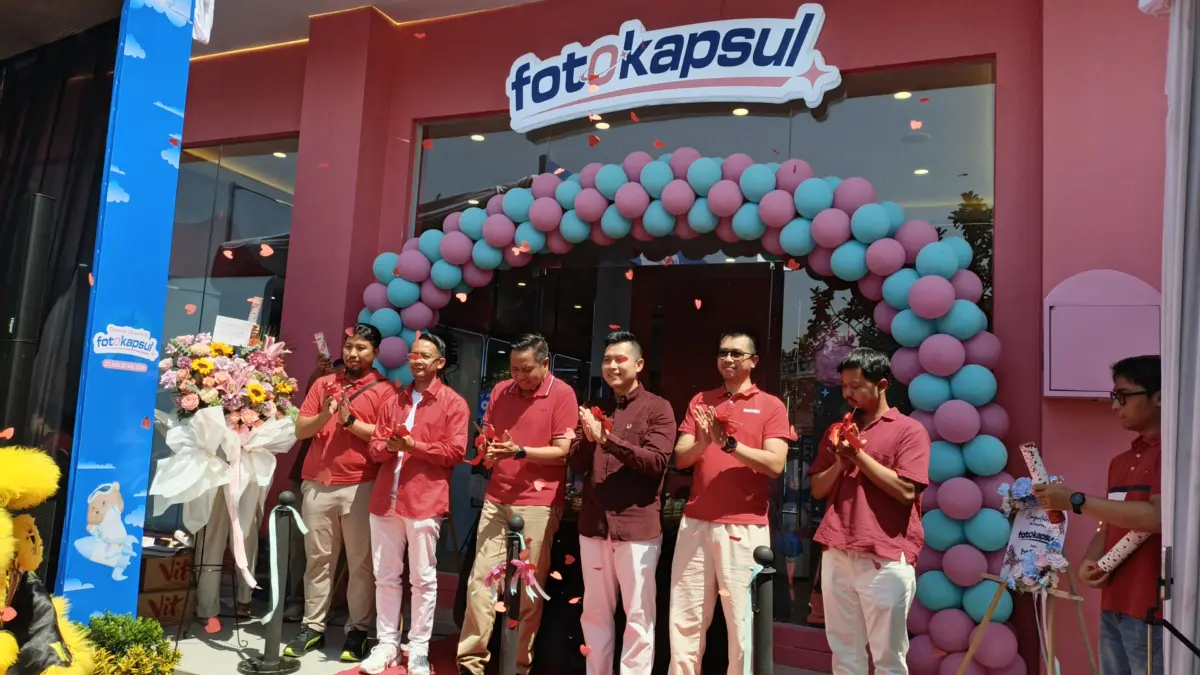 Hadirkan Pengalaman Baru dalam Abadikan Momen, Adhivasindo Group Luncurkan Foto Kapsul di Sumarecon Bandung Foto