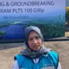 Direktur Keuangan PT Indo ACWA Tenaga, Yeni Nurita saat ditemui di kawasan Waduk Saguling, Bandung Barat. Sela