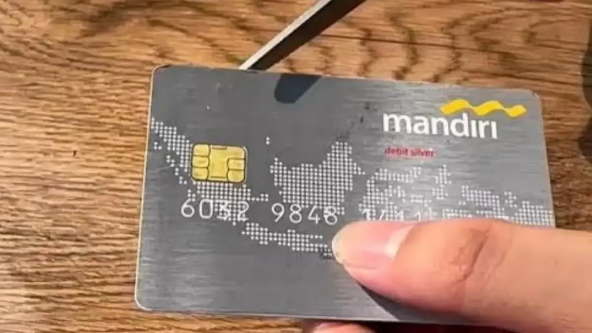 Viral Nasabah Gunting Kartu ATM Bank Mandiri, Imbas Pemblokiran Rekening Aktivis Pati