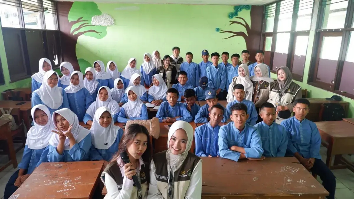 Remaja Ceria Tingkatkan Pengetahuan Pencegahan Anemia pada Siswa Kelas IX SMPN 1 Rancabali