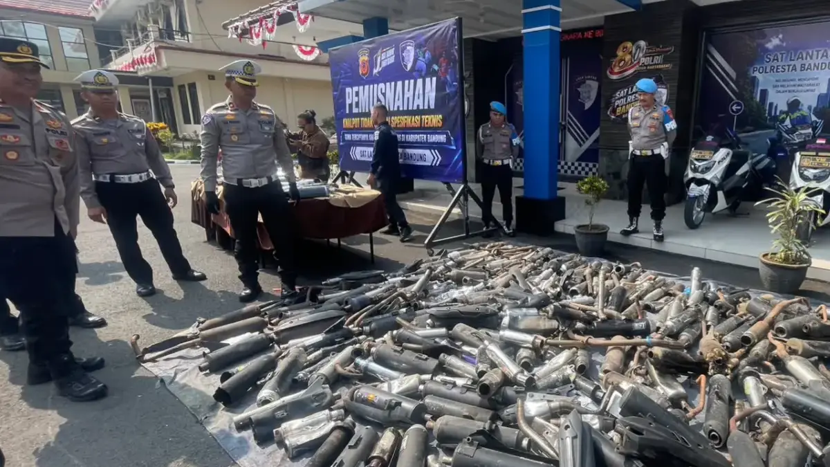 Polresta Bandung Musnahkan 1.589 Knalpot Brong, Hasil Razia 10 Hari Polresta Bandung Musnahkan 1.589 Knalpot Brong, Hasil Razia 10 Hari