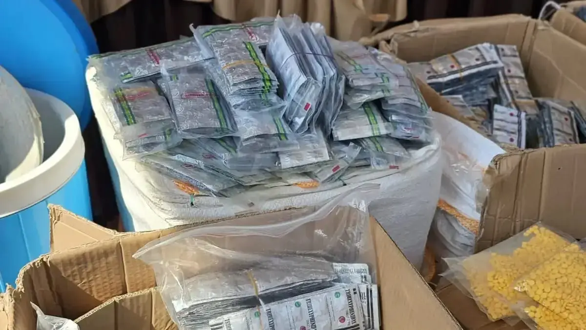 Brantas Peredaran Narkoba di Kota Bandung, Polisi Berhasil Sita Ratusan Ribu Obat Keras Ilegal Brantas Peredaran Narkoba di Kota Bandung, Polisi Berhasil Sita Ratusan Ribu Obat Keras Ilegal