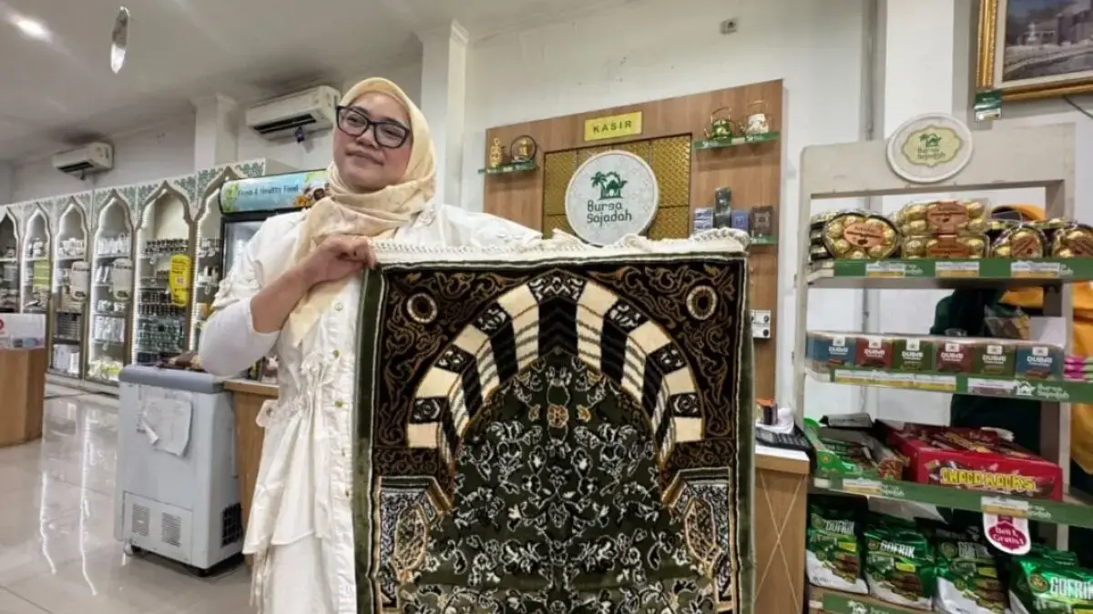 Bursa Sajadah Luncurkan Koleksi Haji-Umrah 2026 Lewat HAJJWALK di Bandung Bursa Sajadah Luncurkan Koleksi Haji-Umrah 2026 Lewat HAJJWALK di Bandung, Hadirkan Promo Belanja hingga Disko