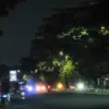 Pengendara melintas di Jalan Soekarno Hatta yang diduga belum meratanya Penerangan Jalan Umum (PJU) di Kota Ba