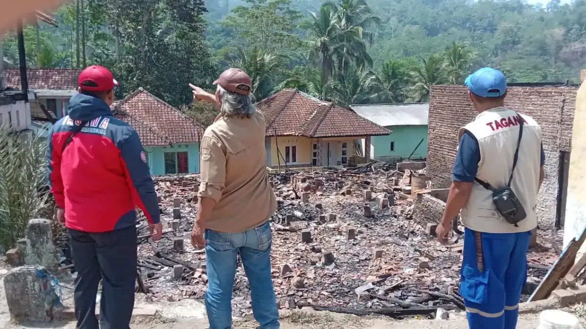 Korban Kebakaran Sodonghilir Mulai Terima Bantuan Darurat, Delapan Rumah Rusak Berat Korban kebakaran mulai terima bantuan darurat
