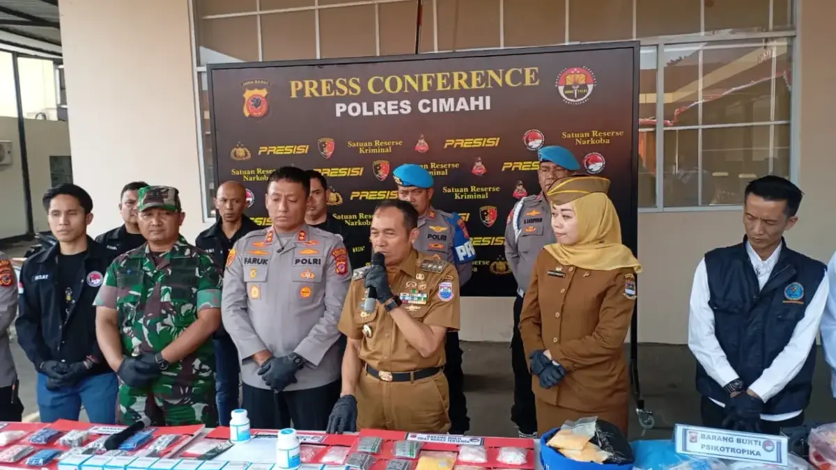 Sita Ribuan Narkoba, Wali Kota Ngatiyana Minta Pemberantasan di Cimahi Tetap Berlanjut Sita Ribuan Narkoba, Wali Kota Ngatiyana Minta Pemberantasan di Cimahi Tetap Berlanjut