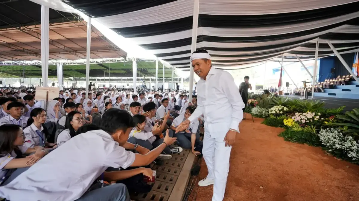 Dedi Mulyadi Usulkan Batas Gaji Penerima KIP Kuliah Diubah, Orang Tua Bergaji di Bawah Rp10 Juta Bisa Dapat? Dedi Mulyadi saat menyapa mahasiswa Unpad. (Dok Humas)