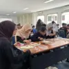 Sejumlah pengunjung saat mengikuti kelas eduwisata di Kebun Raya Bogor. Istimewa