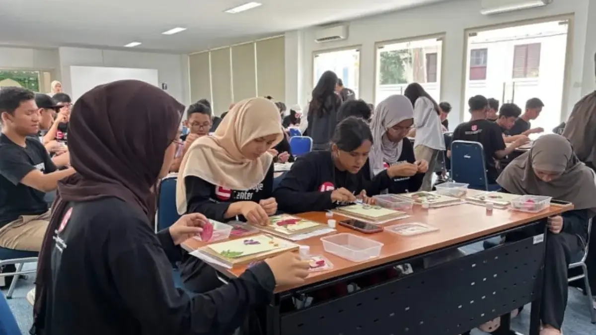 Sejumlah pengunjung saat mengikuti kelas eduwisata di Kebun Raya Bogor. Istimewa